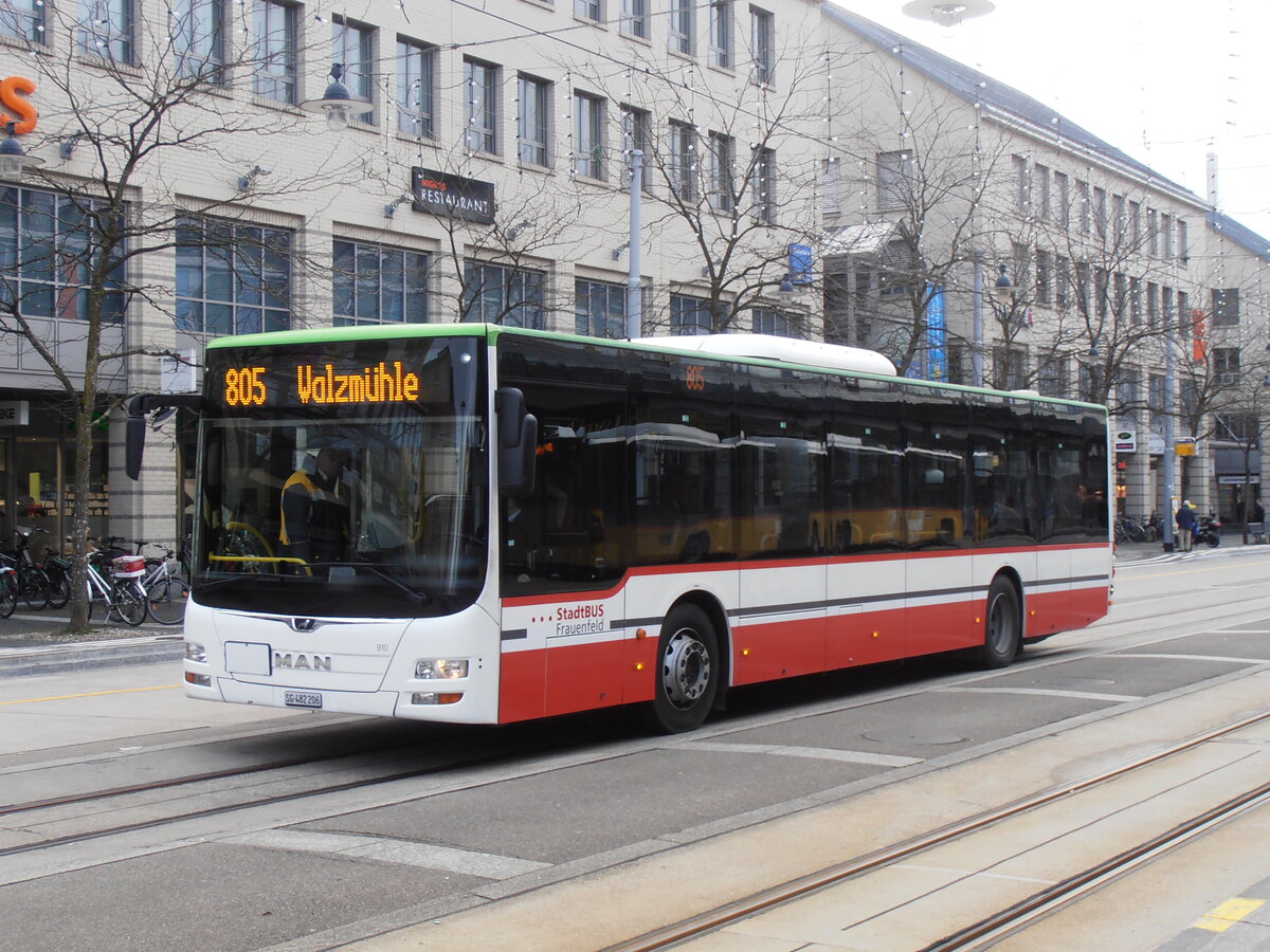 (257'636) - StadtBUS, Frauenfeld - Nr. 910/SG 482'206 - MAN (ex RTB Altsttten Nr. 910; ex PostBus/A BD 15'357) am 15. Dezember 2023 beim Bahnhof Frauenfeld