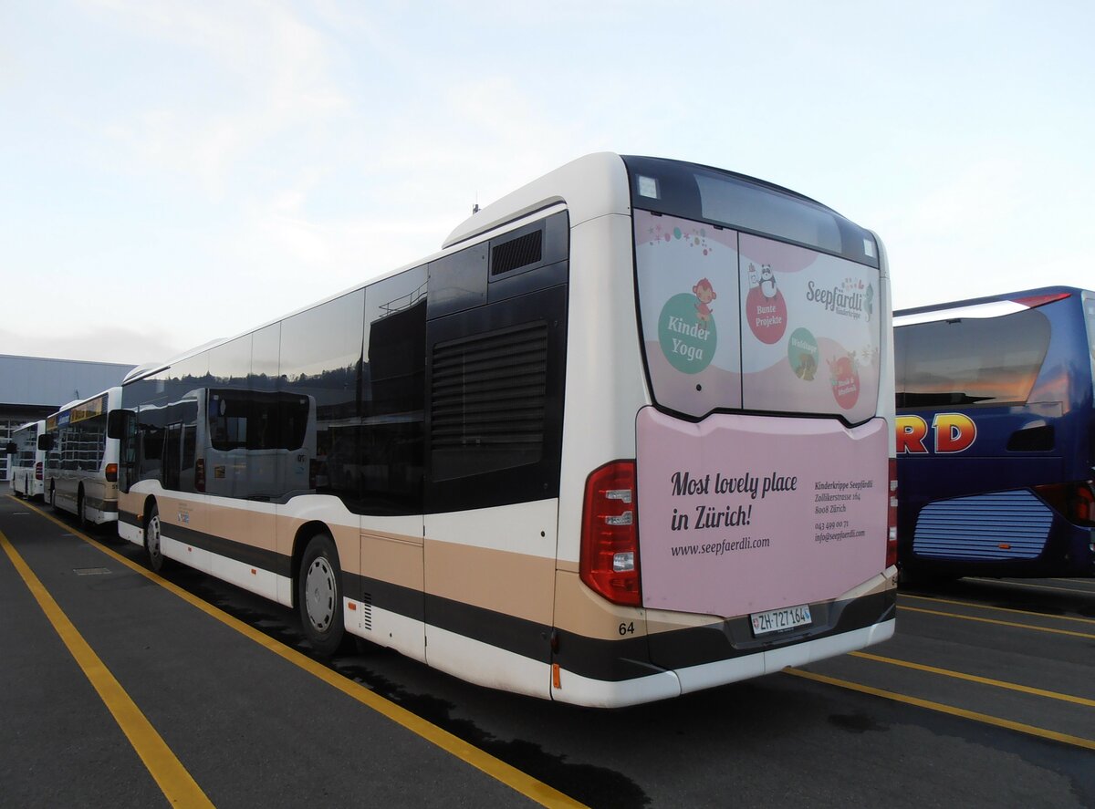 (257'696) - AZZK Zollikon - Nr. 64/ZH 727'164 - Mercedes am 16. Dezember 2023 in Winterthur, Daimler Buses