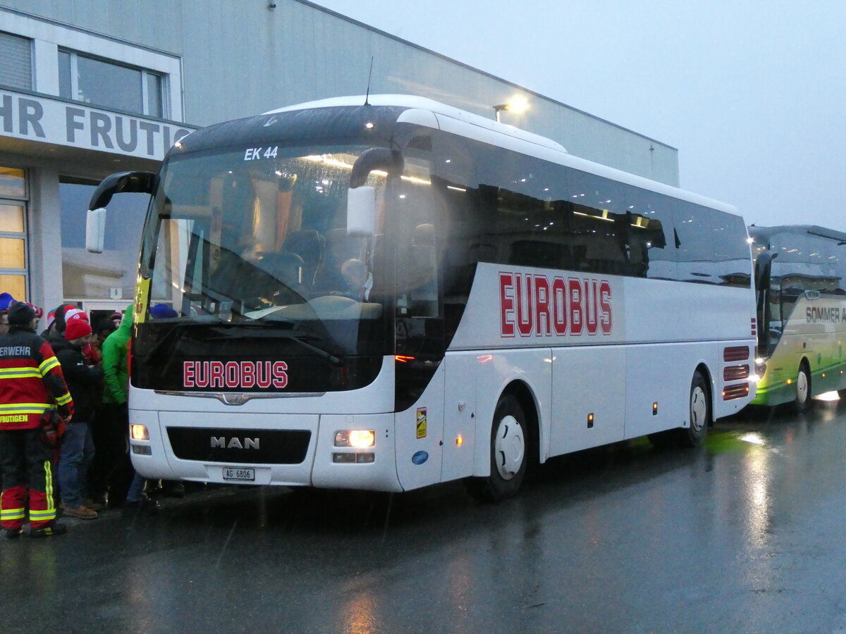 (258'140) - Knecht, Windisch - Nr. 44/AG 6806 - MAN am 6. Januar 2024 beim Bahnhof Frutigen