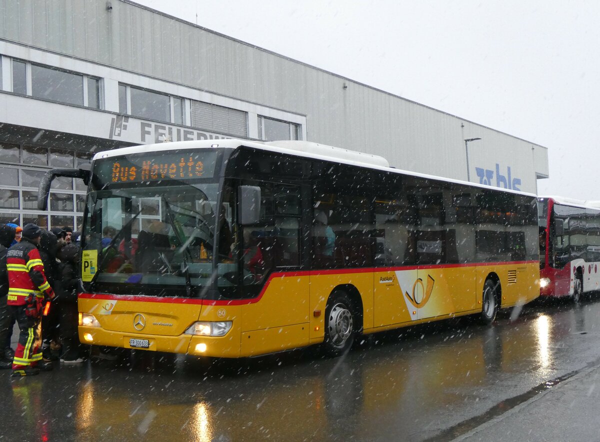 (258'207) - Wieland, Murten - Nr. 50/FR 300'633/PID 4845 - Mercedes (ex Klopfstein, Laupen Nr. 10) am 6. Januar 2024 beim Bahnhof Frutigen