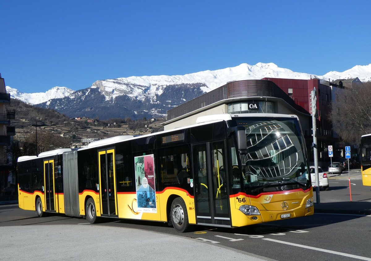 (258'608) - PostAuto Wallis - Nr. 66/VS 12'670/PID 11'700 - Mercedes am 11. Januar 2024 beim Bahnhof Sion