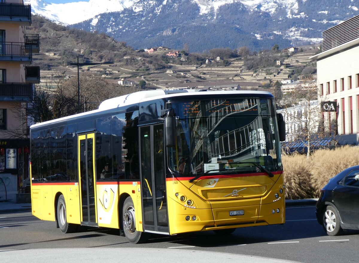 (258'614) - Buchard, Leytron - Nr. 260/VS 22'839/PID 10'917 - Volvo am 11. Januar 2024 beim Bahnhof Sion