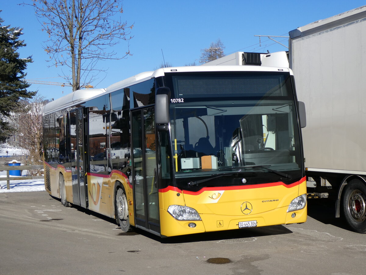 (258'683) - PostAuto Ostschweiz - SG 445'304/PID 10'782 - Mercedes am 13. Januar 2024 in Nesslau, Garage