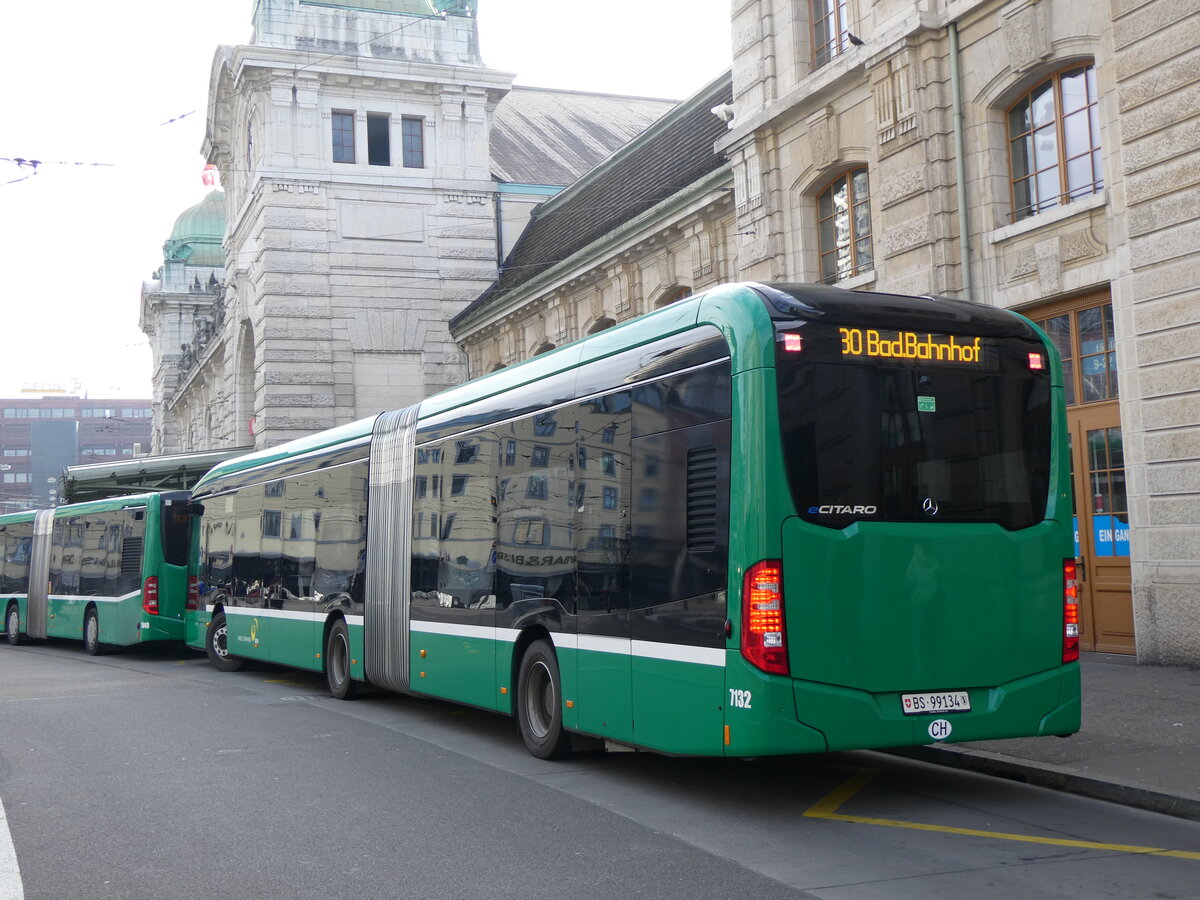 (259'028) - BVB Basel - Nr. 7132/BS 99'134 - eMercedes am 30. Januar 2024 beim Bahnhof Basel 