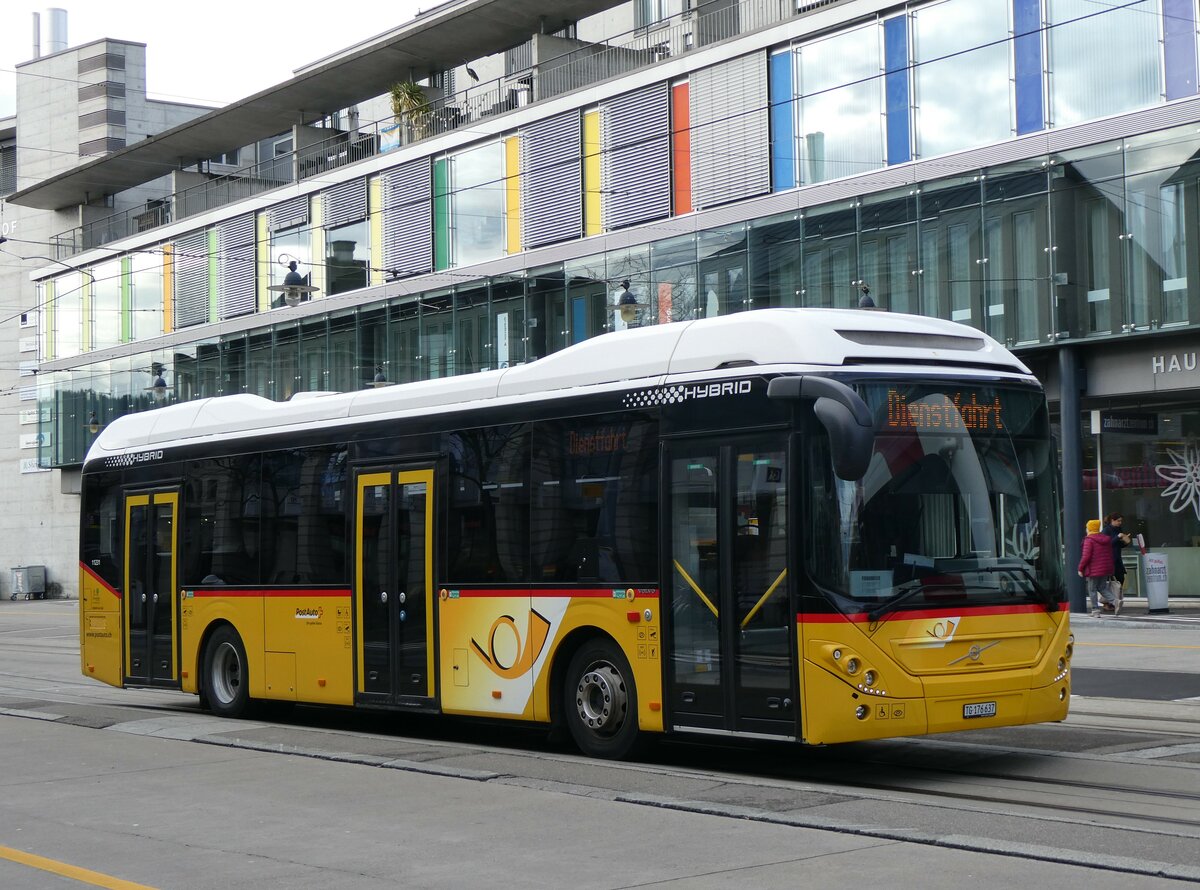 (259'046) - PostAuto Ostschweiz - TG 176'637/PID 11'231 - Volvo am 2. Februar 2024 beim Bahnhof Frauenfeld