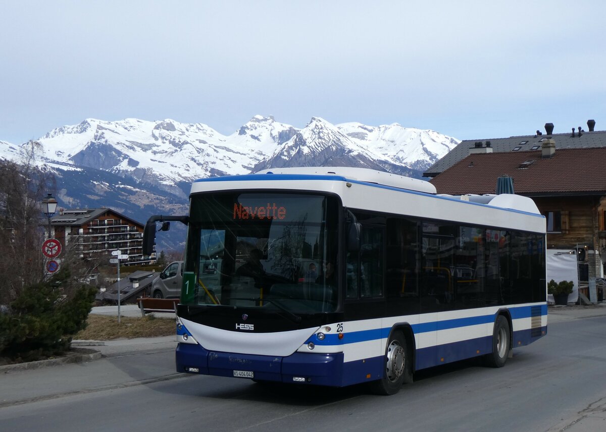 (259'357) - Lathion, Sion - Nr. 25/VS 404'042 - Scania/Hess (ex AHW Horgen; ex ZVB Zug Nr. 140) am 16. Februar 2024 in Haute-Nendaz, Tlcabine