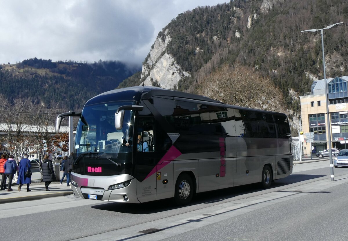 (259'495) - Aus Italien: Reali, Alatri - Nr. 48/FW-148 AM - Neoplan am 20. Februar 2024 beim Bahnhof Interlaken West