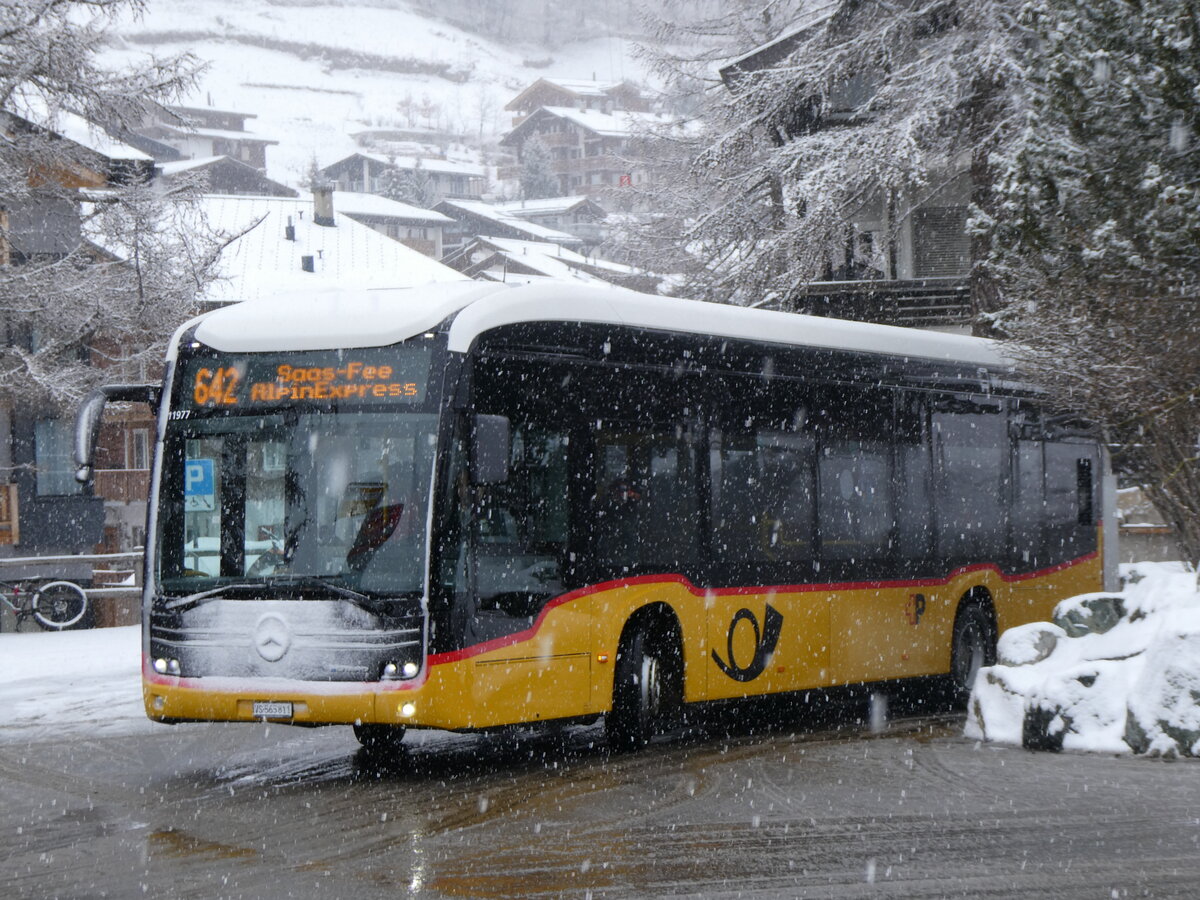 (259'699) - PostAuto Wallis - VS 565'811/PID 11'977 - eMercedes am 27. Februar 2024 in Saas-Fee, Busterminal