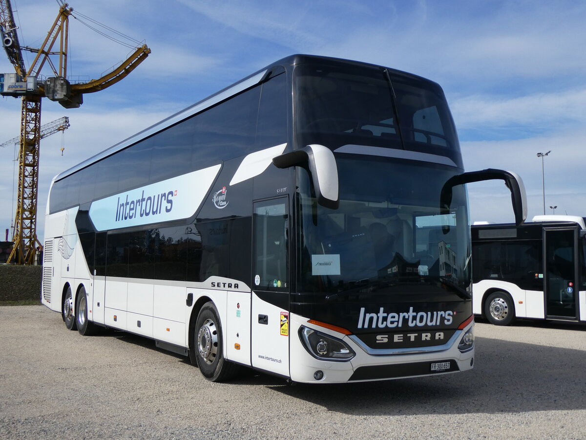 (259'864) - Intertours, Domdidier - FR 300'657 - Setra am 2. Mrz 2024 in Domdidier, Garage