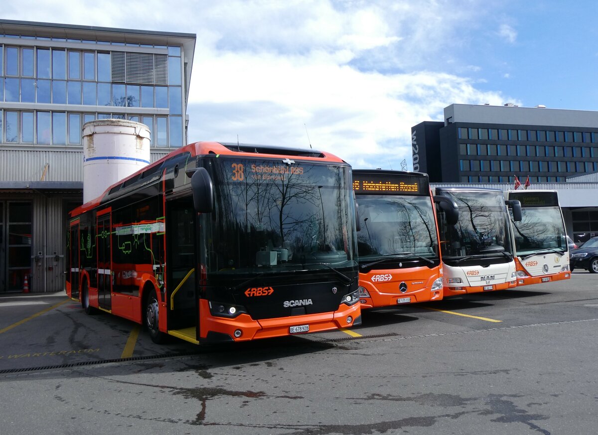 (259'944) - RBS Worblaufen - Nr. 28/BE 678'928 - eScania am 3. Mrz 2024 in Worblaufen, Garage