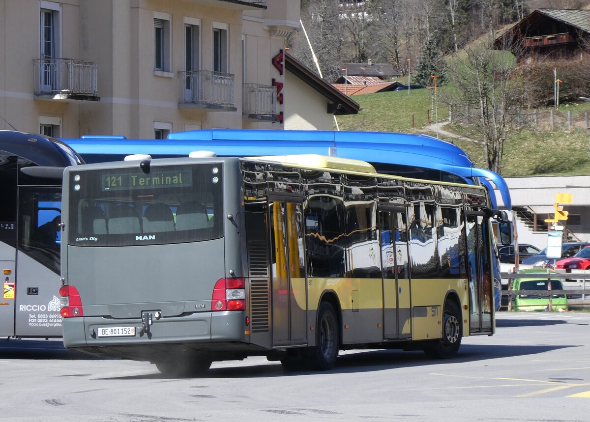 (260'545) - STI Thun - Nr. 152/BE 801'152 - MAN am 19. Mrz 2024 beim Bahnhof Grindelwald