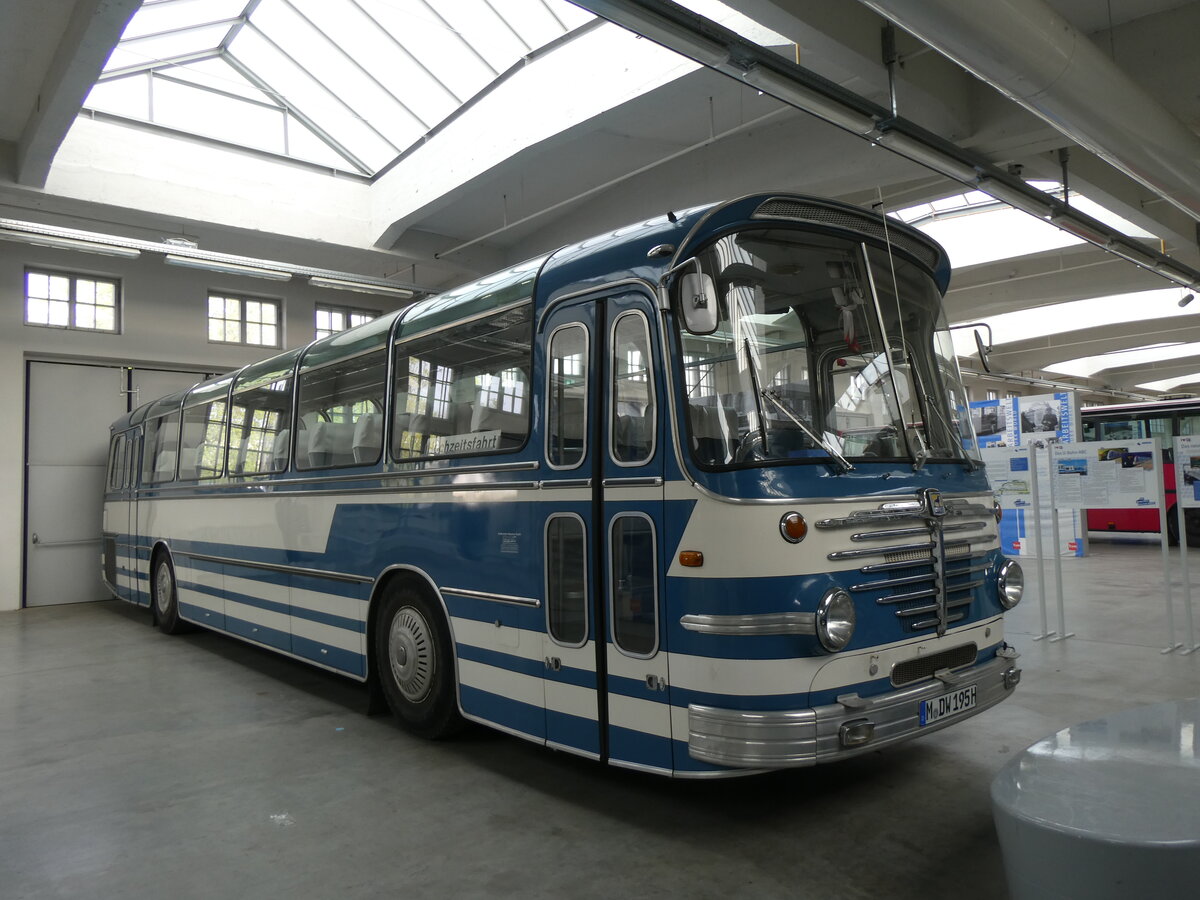 (261'274) - OCM, Mnchen - Nr. 9/M-DW 195H - Bssing/Emmelmann (ex Kriner, Krn) am 13. April 2024 in Mnchen, MVG-Museum