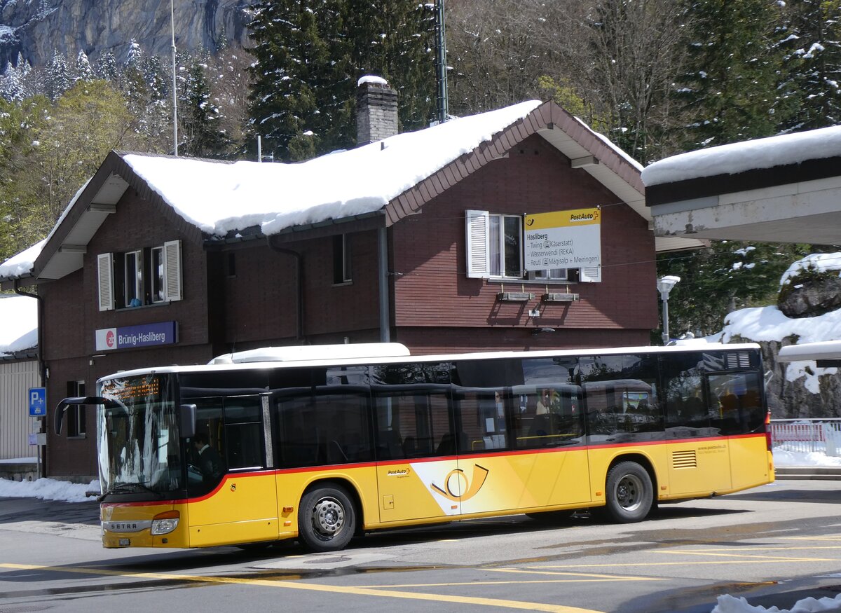 (261'704) - Flck, Brienz - Nr. 3/BE 568'700/PID 5426 - Setra am 25. April 2024 auf dem Brnigpass