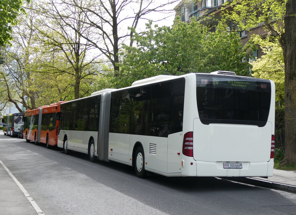 (261'841) - Intertours, Domdidier - Nr. 666/FR 300'666 - Mercedes (ex STI Thun Nr. 136) am 29. April 2024 beim Bahnhof Thun (Kante X)