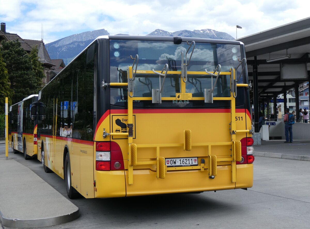 (262'705) - PostAuto Zentralschweiz - Nr. 511/OW 16'211/PID 10'290 - MAN (ex Nr. 11; ex Mattli, Wassen) am 18. Mai 2024 beim Bahnhof Sarnen