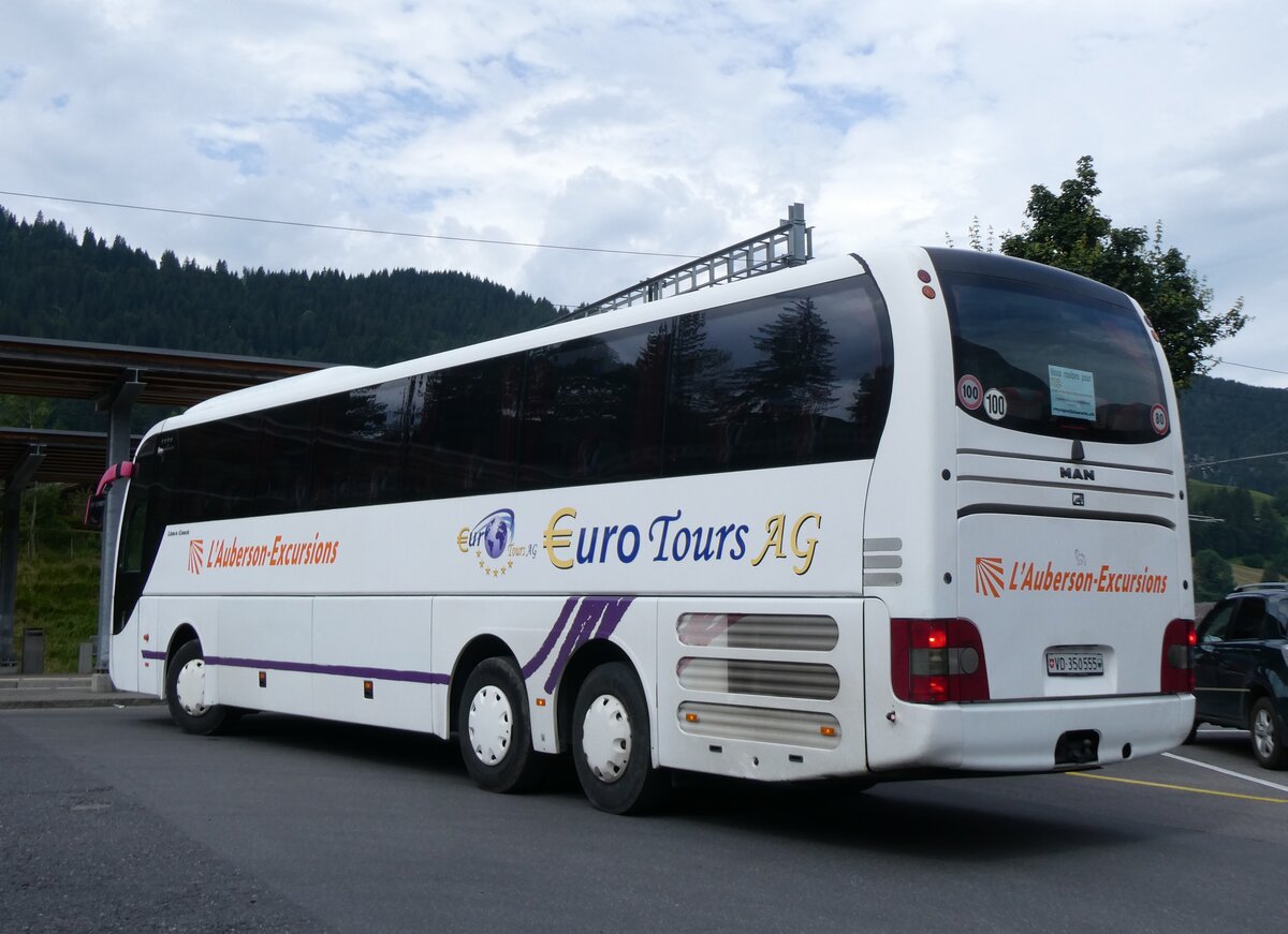 (264'341) - L'Auberson, Yverdon - VD 350'555 - MAN am 6. Juli 2024 beim Bahnhof Gstaad