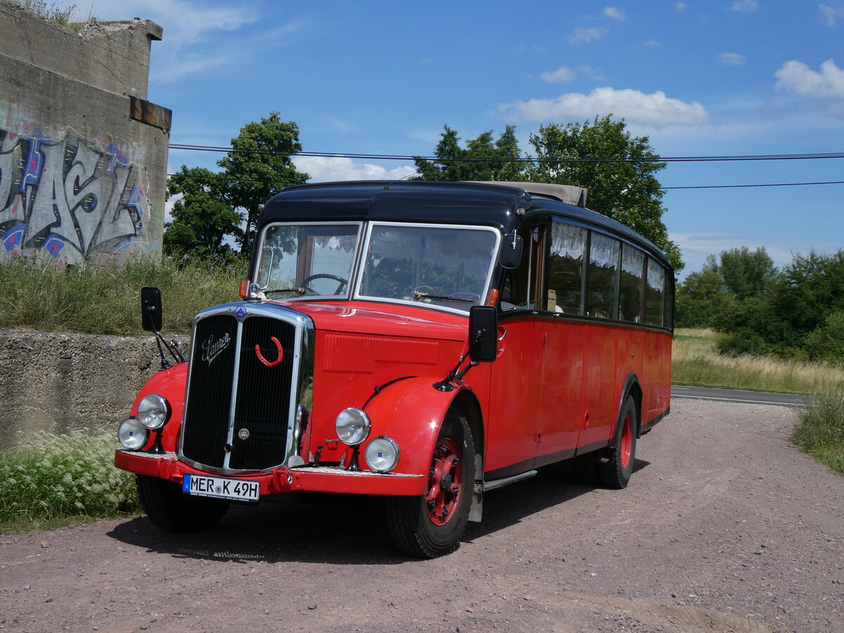 (264'600) - Raab, Bad Drrenberg - MER-K 49H - Saurer/Saurer (ex VDZ/Landerlebniswelt, Bad Drrenberg; ex Fankhauser, CH-Arzier; ex AFA Adelboden/CH Nr. 15; ex P 23'052; ex P 2076) am 10. Juli 2024 in Kreypau, Unvollendete Brcke