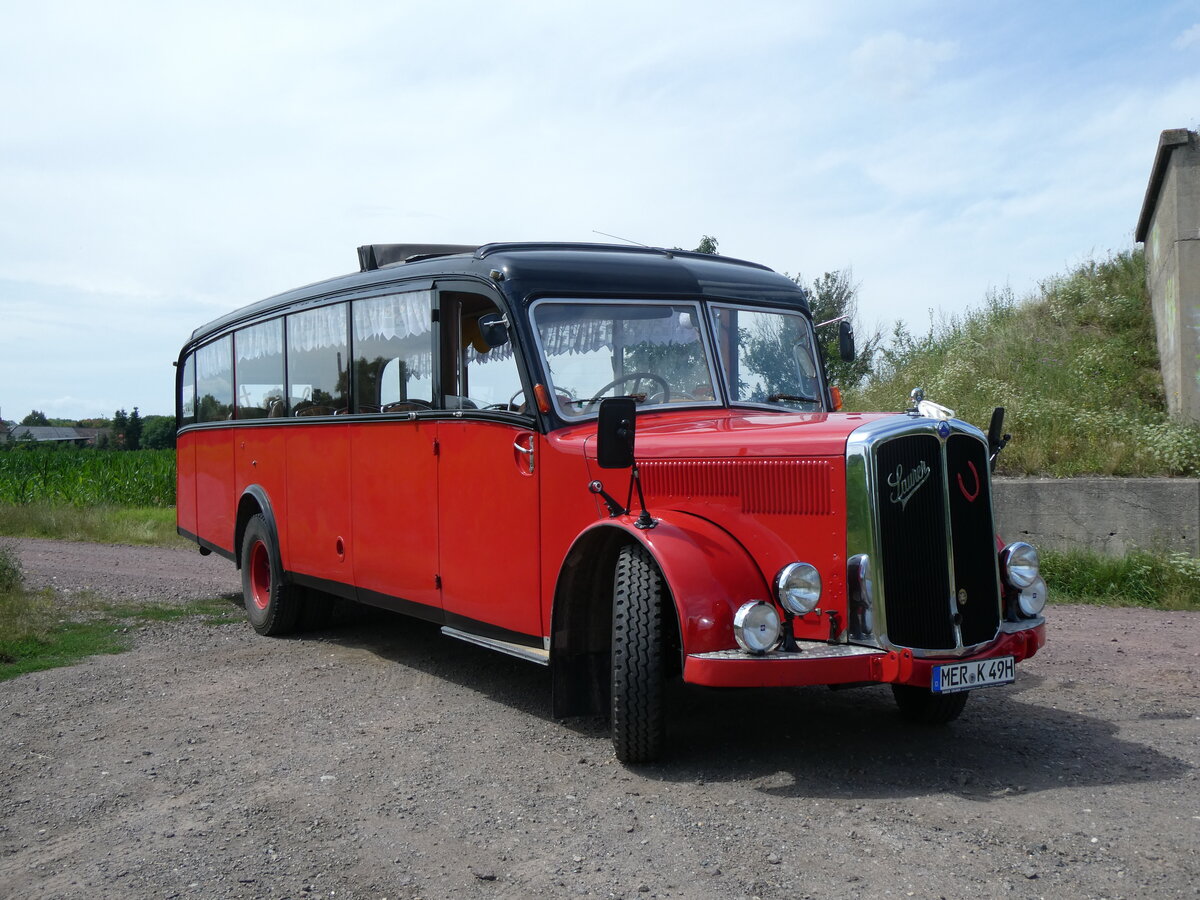 (264'613) - Raab, Bad Drrenberg - MER-K 49H - Saurer/Saurer (ex VDZ/Landerlebniswelt, Bad Drrenberg; ex Fankhauser, CH-Arzier; ex AFA Adelboden/CH Nr. 15; ex P 23'052; ex P 2076) am 10. Juli 2024 in Kreypau, Unvollendete Brcke