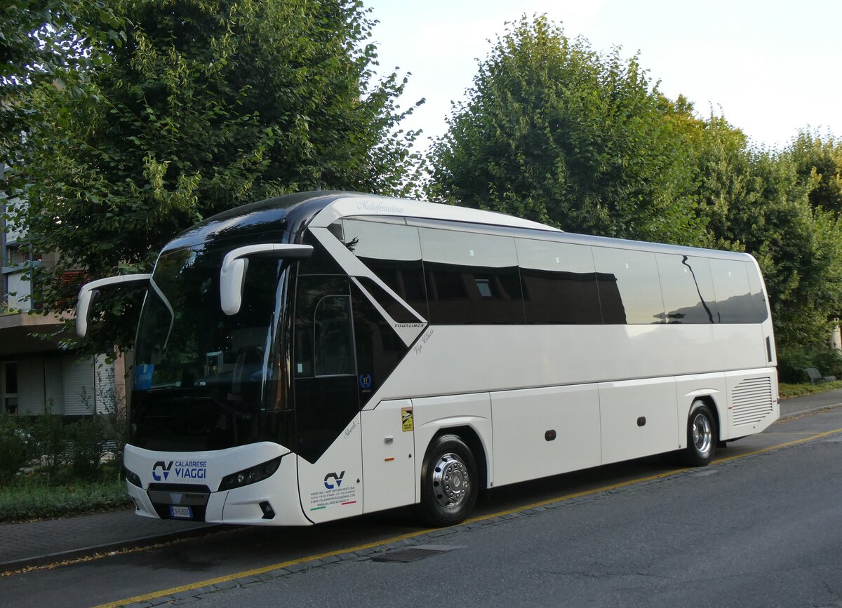 (265'026) - Aus Italien: Calabrese, Sant'Antonio Abate - GN-846 BX - Neoplan am 25. Juli 2024 in Thun, Hotel Seepark