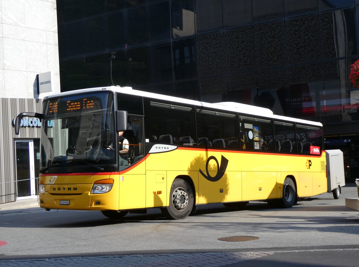 (265'118) - PostAuto Wallis - VS 403'661/PID 5621 - Setra am 28. Juli 2024 beim Bahnhof Visp