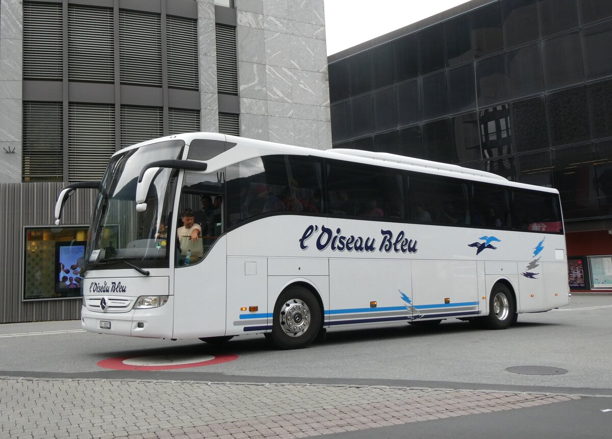 (265'362) - L'Oiseau Bleu, Sierre - VS 28'225 - Mercedes am 3. August 2024 beim Bahnhof Visp