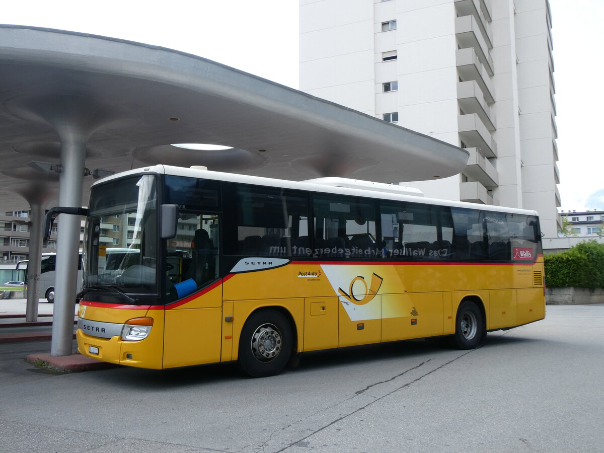 (265'397) - Autotour, Visp - VS 81'111/PID 4502 - Setra am 3. August 2024 beim Bahnhof Visp