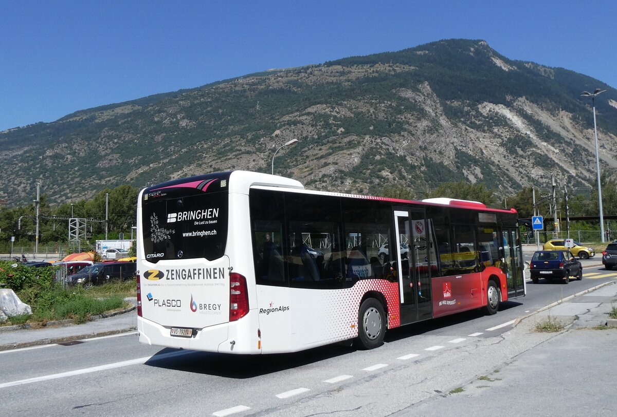 (265'708) - Steiner, Niedergesteln - VS 79'214 - Mercedes am 16. August 2024 beim Bahnhof Gampel-Steg