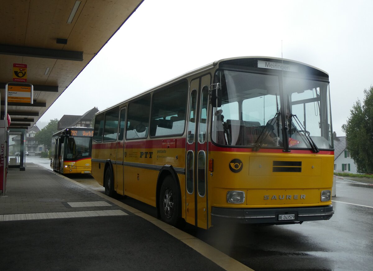 (265'933) - Krummenacher, Zillis - Nr. 74/BE 243'579 - Saurer/R&J (ex AVG Meiringen Nr. 74/PID 10'683; ex PostAuto Berner Oberland; ex P 24'357) am 18. August 2024 beim Bahnhof Biglen