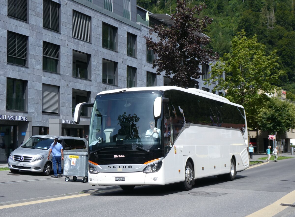 (265'954) - Zelic, Schmerikon - SG 470'964 - Setra am 19. August 2024 beim Bahnhof Interlaken Ost