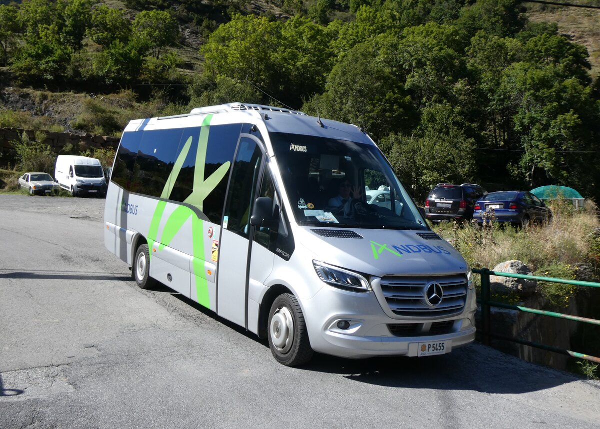 (267'125) - Aus Andorra: Andbus, Andorra la Vella - P5455 - Mercedes am 17. September 2024 in Os de Civis