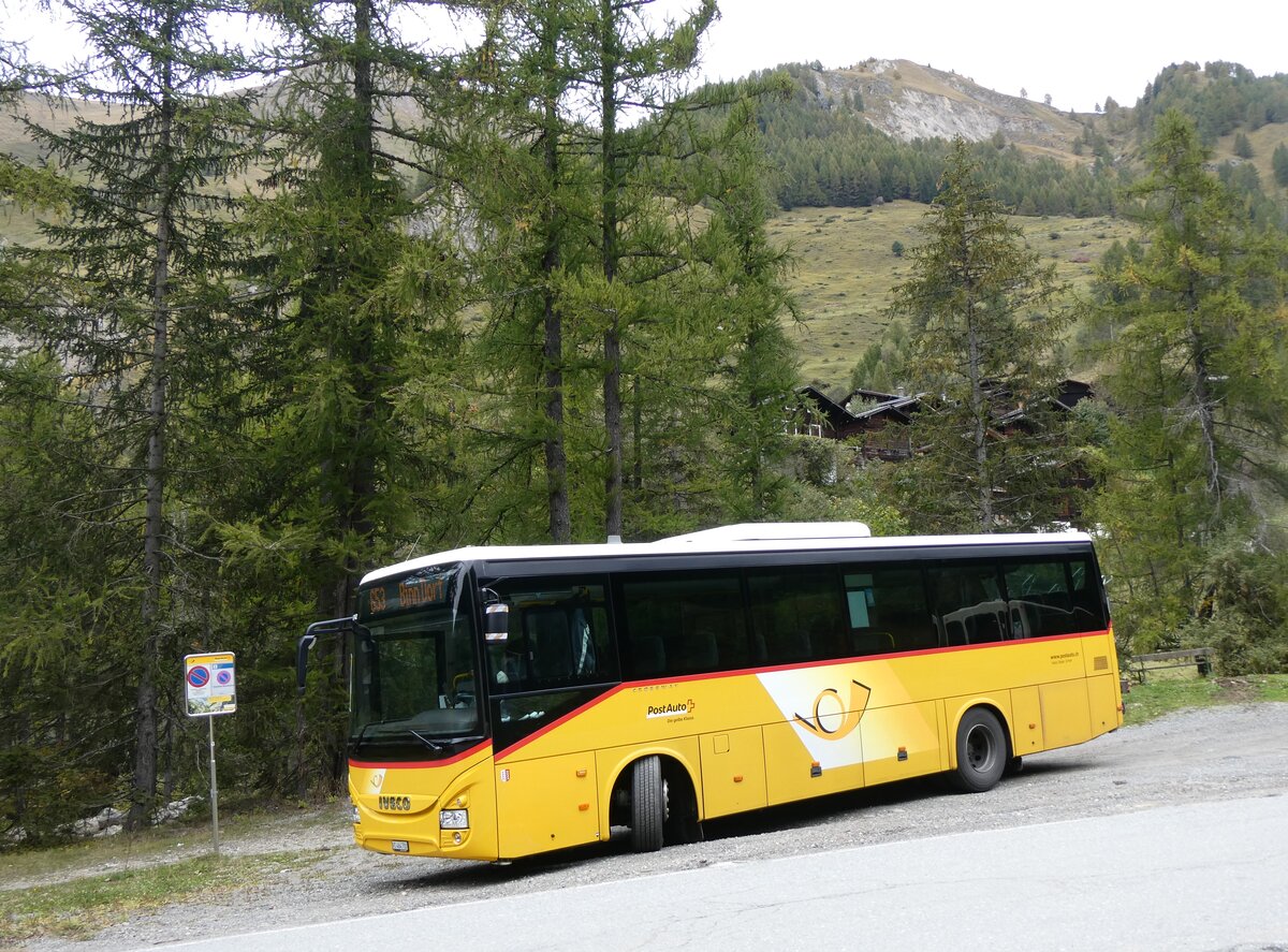 (267'765) - Seiler, Ernen - VS 464'700/PID 10'742 - Iveco (ex PostAuto Wallis) am 6. Oktober 2024 in Binn, Fld