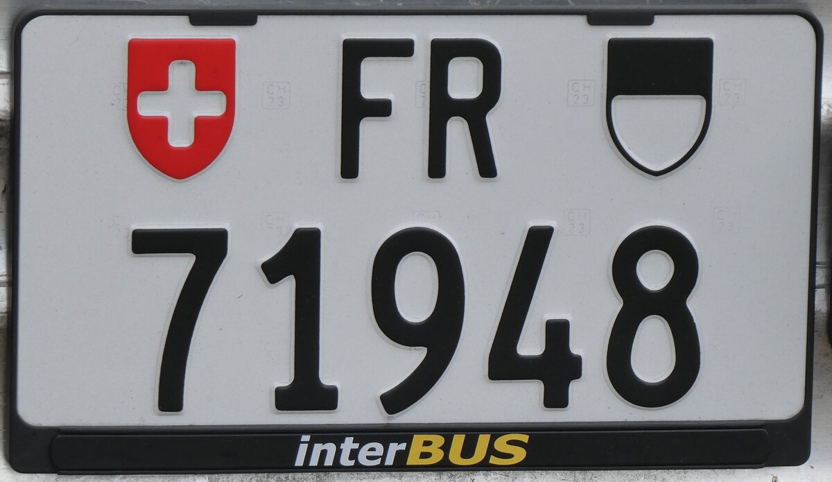 (267'956) - Nummernschild - FR 71'948 - am 11. Oktober 2024 in Biel, Zentralplatz