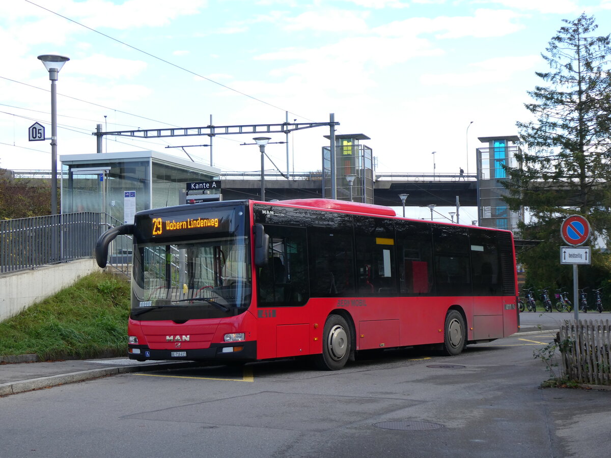 (268'422) - Bernmobil, Bern - Nr. 411/BE 716'411 - MAN am 25. Oktober 2024 beim Bahnhof Niederwangen