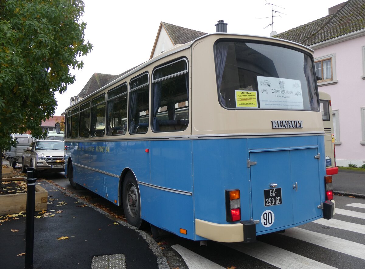 (268'558) - Ville de Maisons-Alfort, Maisons-Alfort (ECM) - Nr. 26/GX 253 GC - Renault am 26. Oktober 2024 in Ostheim, Place des Cigognes