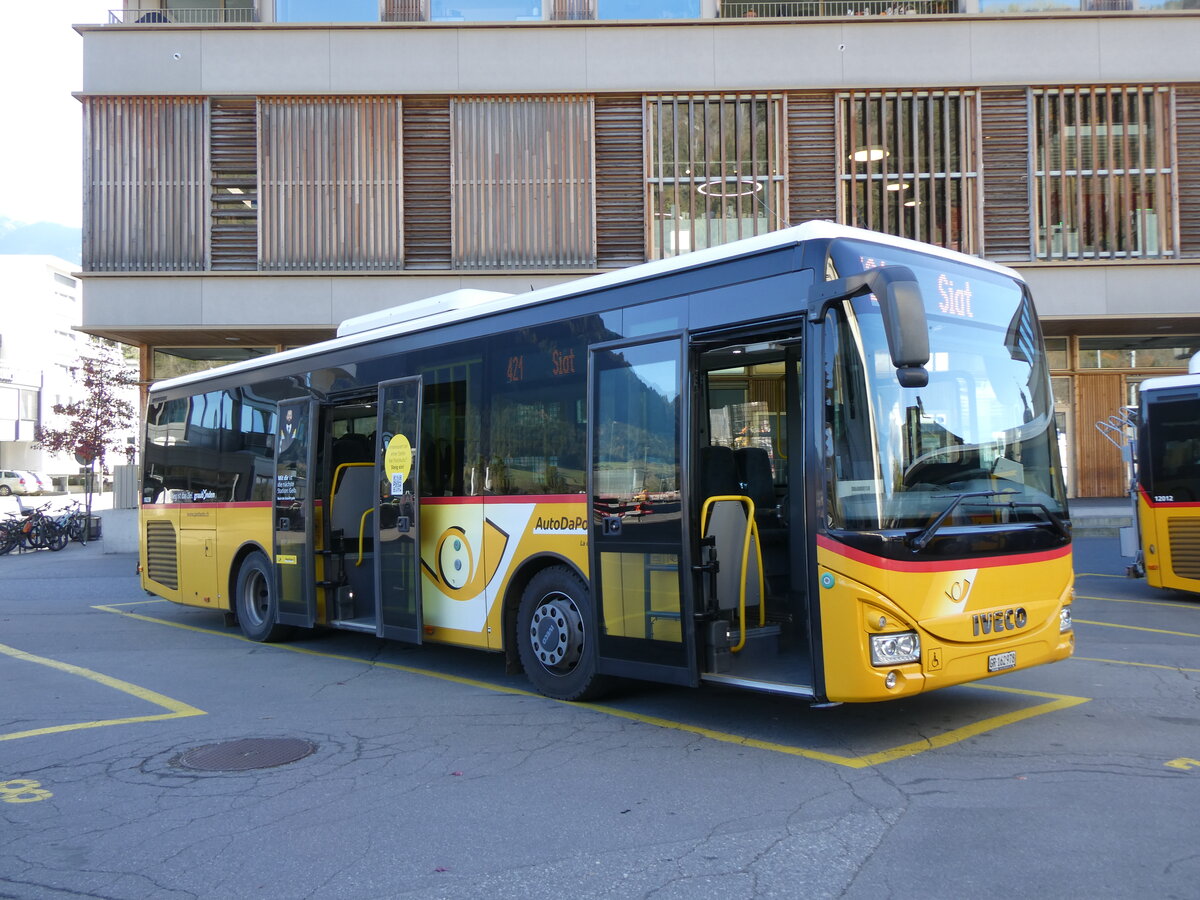 (268'831) - PostAuto Graubnden - GR 162'978/PID 10'238 - Iveco (ex Nr. 8; ex Nr. 10; ex Fontana, Ilanz Nr. 10) am 29. Oktober 2024 beim Bahnhof Ilanz