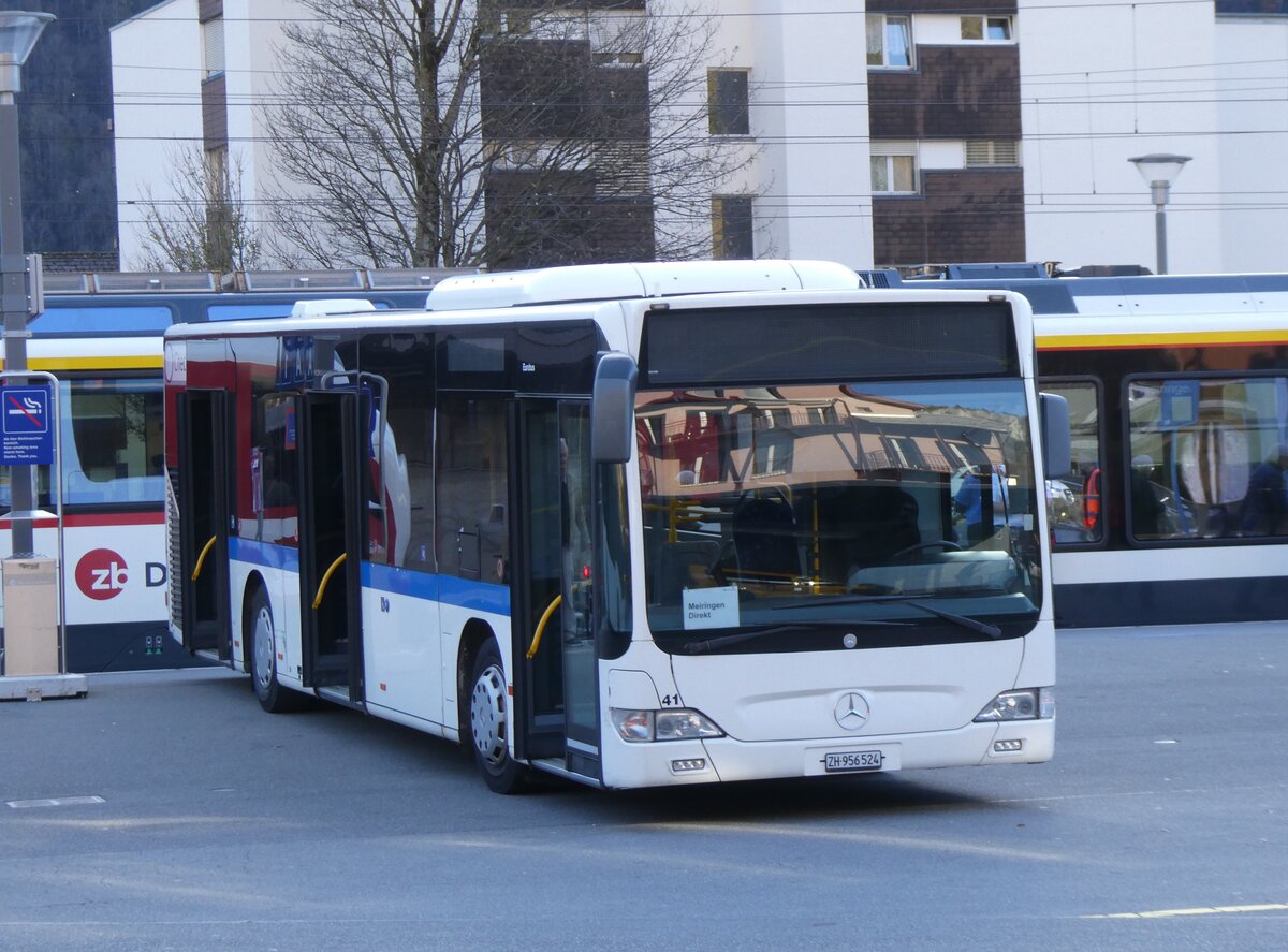 (268'877) - Welti-Furrer, Bassersdorf - Nr. 41/ZH 956'524 - Mercedes am 1. November 2024 beim Bahnhof Meiringen