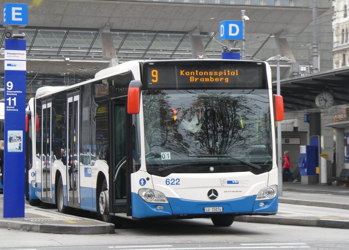 (269'037) - VBL Luzern - Nr. 622/LU 15'074 - Mercedes am 9. November 2024 beim Bahnhof Luzern