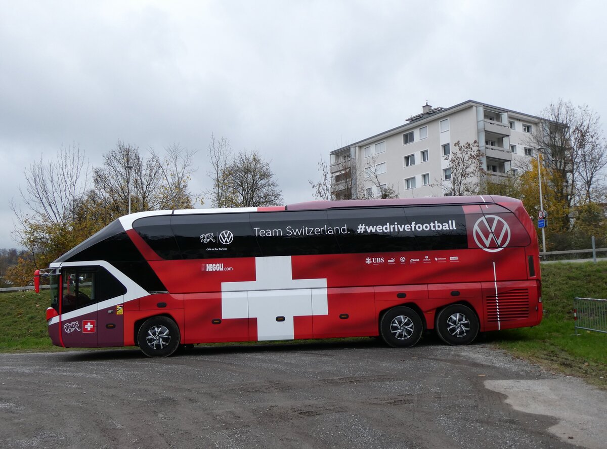 (269'145) - Heggli, Kriens - LU 146'496 - Neoplan am 13. November 2024 in Spiezwiler, Parkplatz