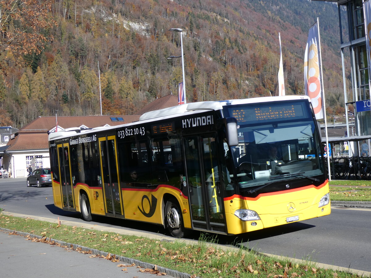 (269'173) - PostAuto Bern - BE 610'543/PID 11'687 - Iveco am 14. November 2024 beim Bahnhof Interlaken Ost