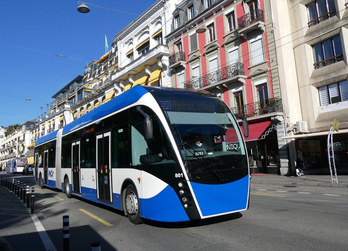 (269'211) - VMCV Clarens - Nr. 801 - Van Hool Gelenktrolleybus am 16. November 2024 in Montreux, Dbarcadre