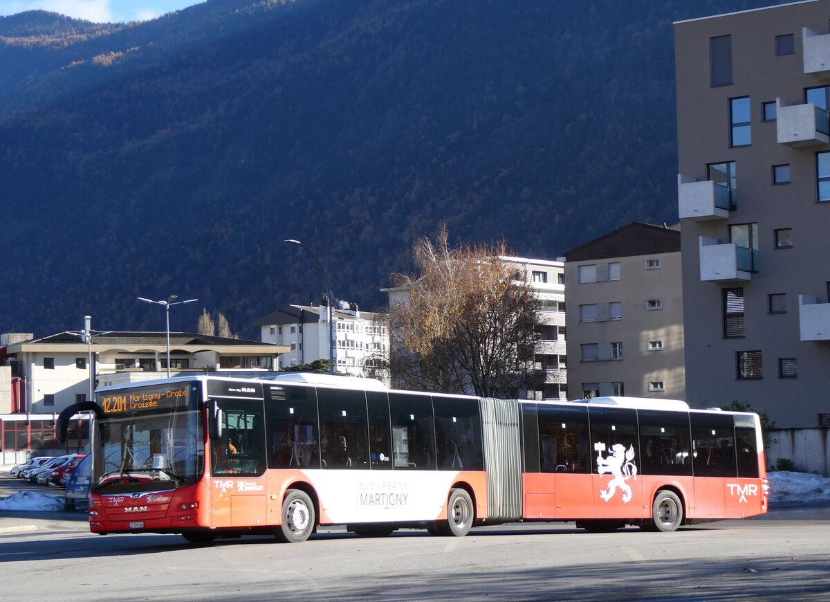 (269'456) - TMR Martigny - Nr. 153/VS 196'364 - MAN am 29. November 2024 beim Bahnhof Martigny