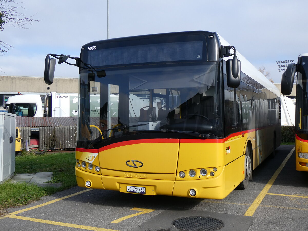 (269'516) - CarPostal Ouest - VD 172'736/PID 5068 - Solaris (ex PostAuto Bern) am 30. November 2024 in Yverdon, Garage