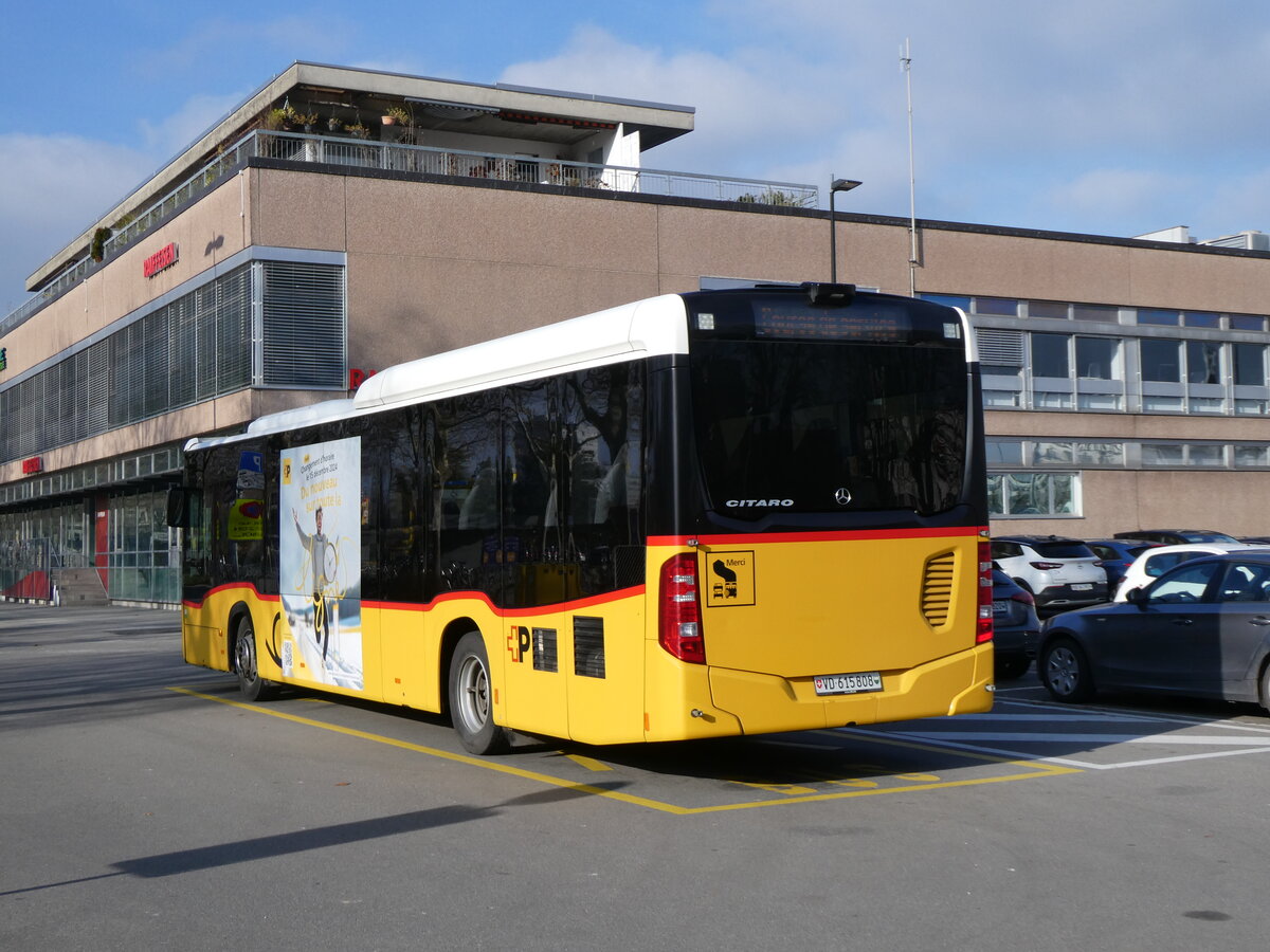 (269'524) - CarPostal Ouest - VD 615'808/PID 10'711 - Mercedes am 30. November 2024 beim Bahnhof Yverdon