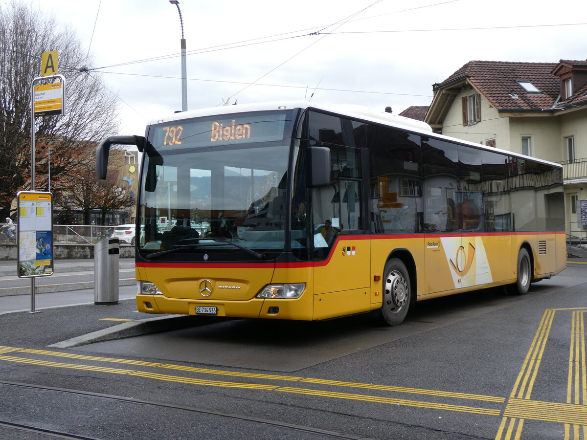 (269'602) - PostAuto Bern - Nr. 536/BE 734'536/PID 5419 - Mercedes am 3. Dezember 2024 beim Bahnhof Worb Dorf