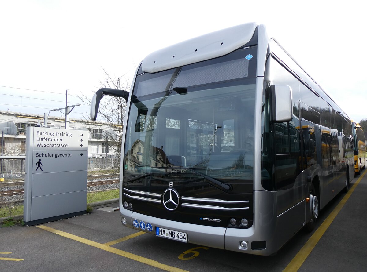 (269'669) - Aus Deutschland: Mercedes, Mannheim - MA-MB 454 - eMercedes am 7. Dezember 2024 in Winterthur, Daimler Buses