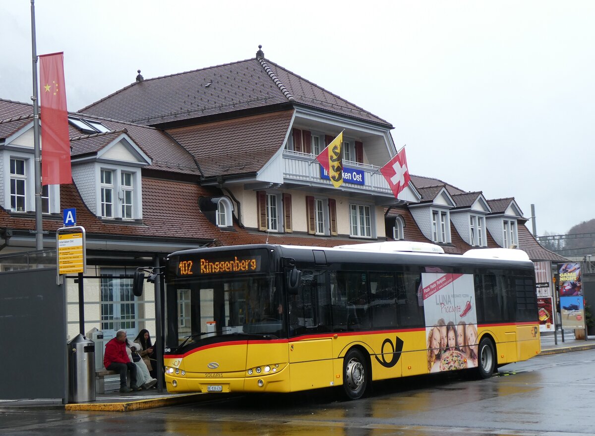 (269'718) - PostAuto Bern - BE 836'434/PID 10'340 - Solaris (ex Nr. 581) am 9. Dezember 2024 beim Bahnhof Interlaken Ost