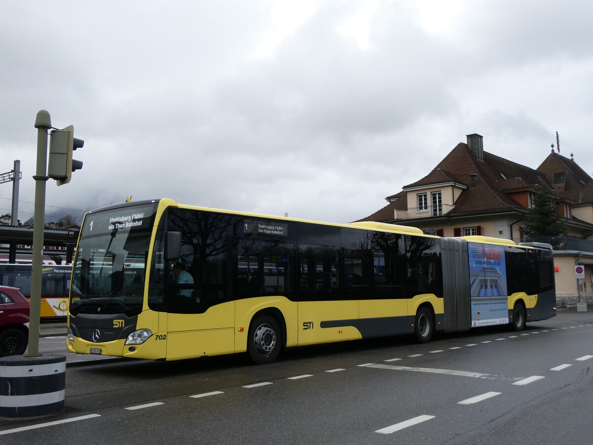 (269'724) - STI Thun - Nr. 702/BE 555'702 - Mercedes am 9. Dezember 2024 beim Bahnhof Spiez