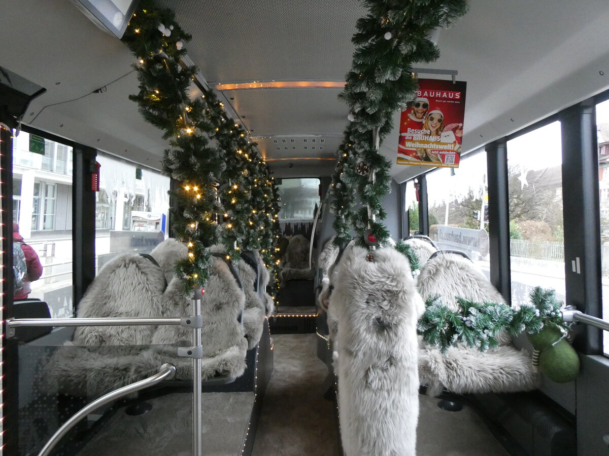 (269'749) - Limmat Bus, Dietikon - AG 370'315 - Mercedes am 10. Dezember 2024 beim Bahnhof Zifingen (Innenaufnahme)