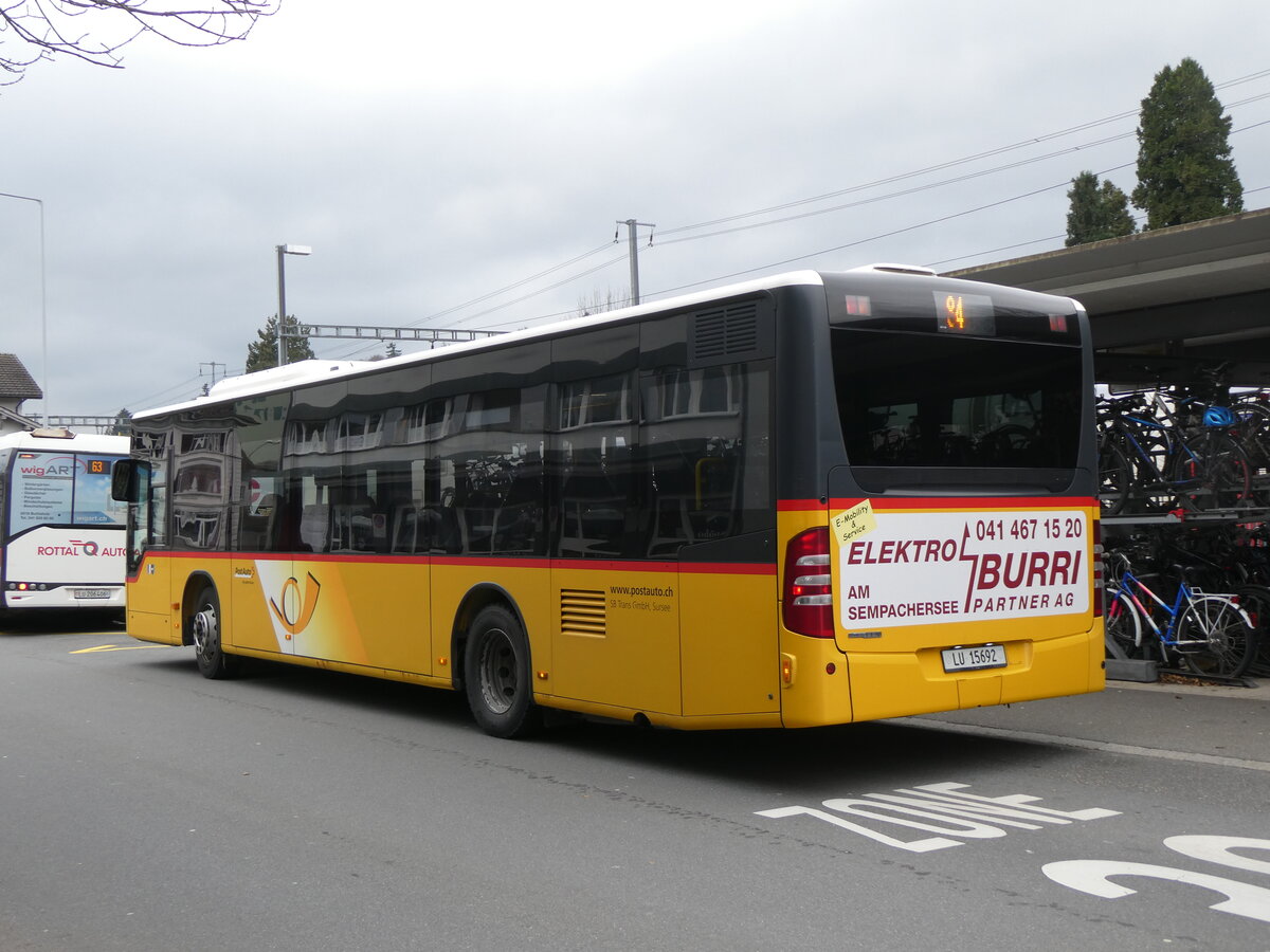 (269'760) - SB Trans, Sursee - Nr. 2/LU 15'692/PID 5401 - Mercedes am 10. Dezember 2024 beim Bahnhof Sursee