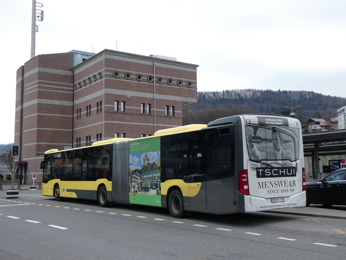 (269'805) - STI Thun - Nr. 709/BE 865'709 - Mercedes am 11. Dezember 2024 beim Bahnhof Spiez